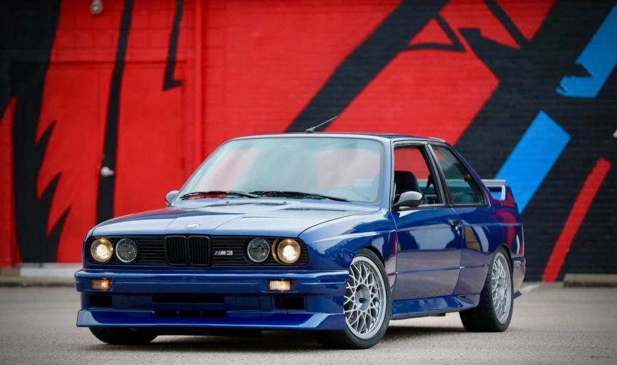  BMW M3 Coupe (E30) 1988 года  (фото 1 из 118)